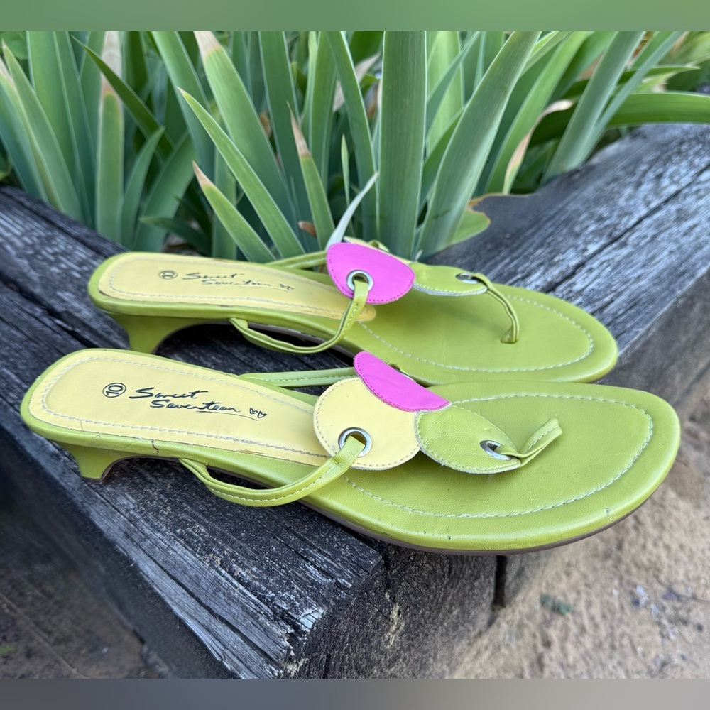 SWEET SEVENTEEN Size 10 Green Yellow Pink Kitten Heel Sandals - Picture 11 of 15